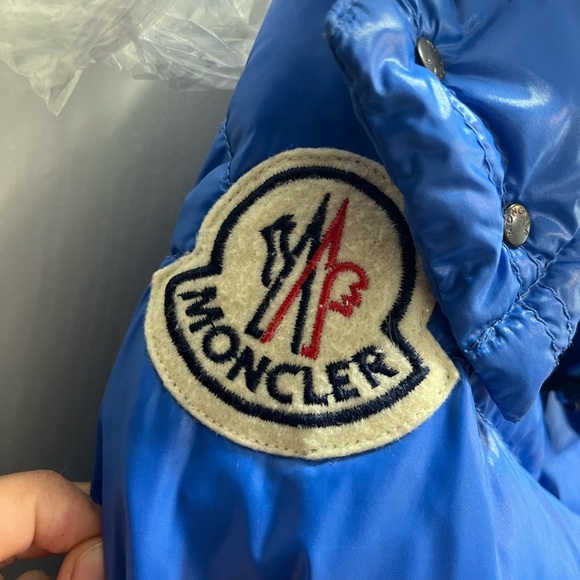 Moncler Blue Down Puffer - size 4 - Picture 4 of 17